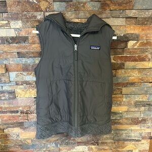 Women’s small Patagonia reversible vest with hood